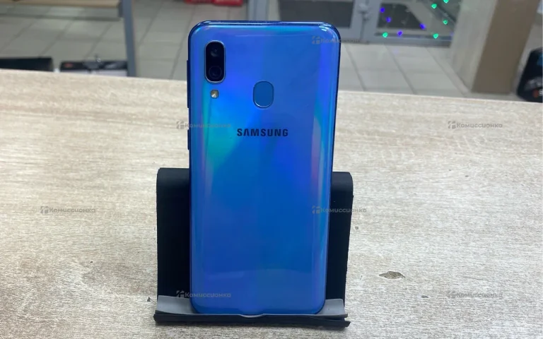Samsung Galaxy A40 4/64 ГБ
