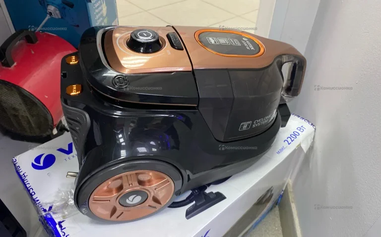 Пылесос Vitek VT-8117 Bk