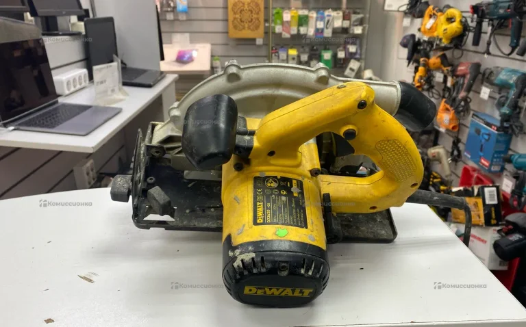 Дисковая пила dewalt D23620