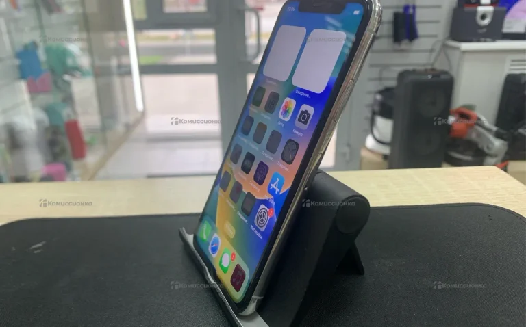 Apple iPhone X 3/64 ГБ