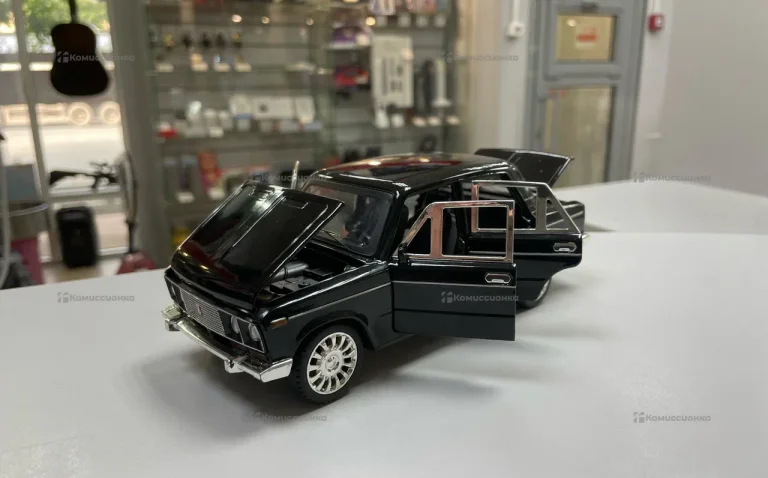 Железная машинка Lada