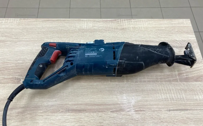 Электрическая пила Bosch GSA 1100E