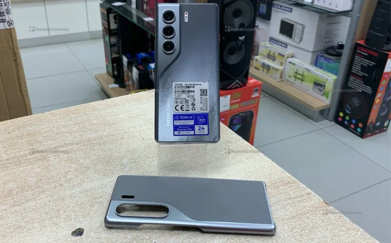 Tecno Camon 40 Pro 12/256 ГБ