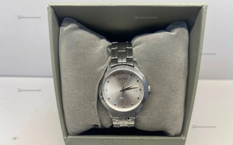 Часы  Guess