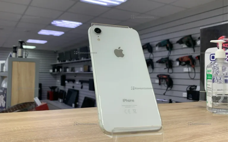 Apple iPhone XR 3/64 ГБ