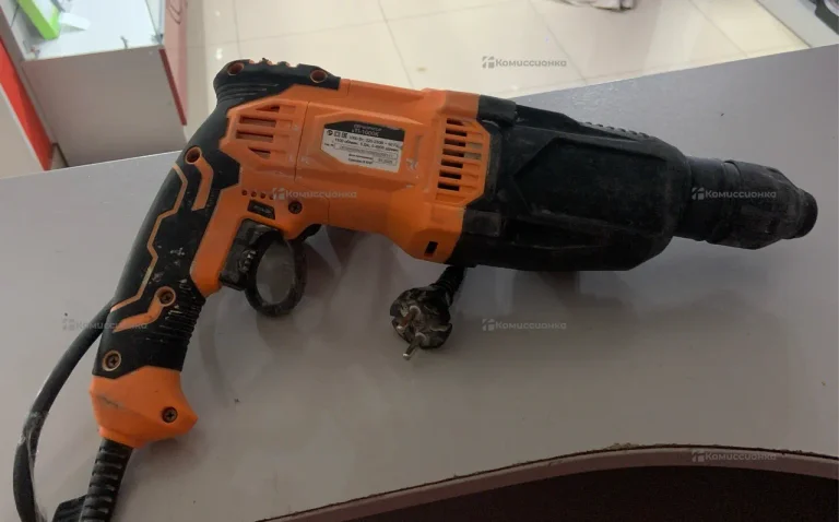 Перфоратор ВИХРЬ П-1000К