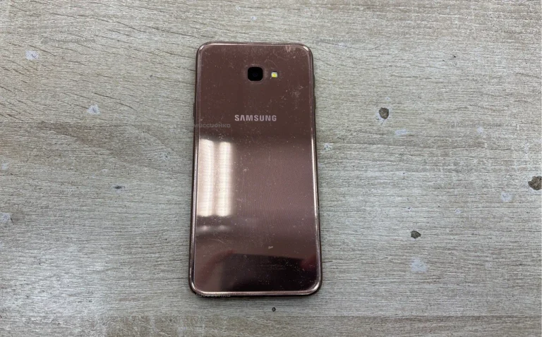 Samsung Galaxy J4+ 3/32 ГБ