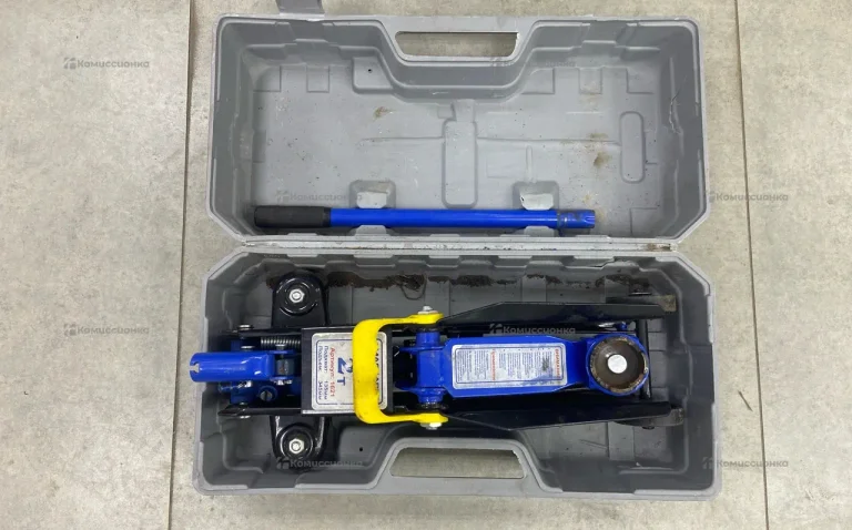 Домкрат подкатной 2т