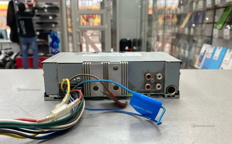 Автомагнитола Kenwood KMM-125