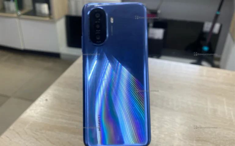 Huawei Nova Y70 4/128 ГБ