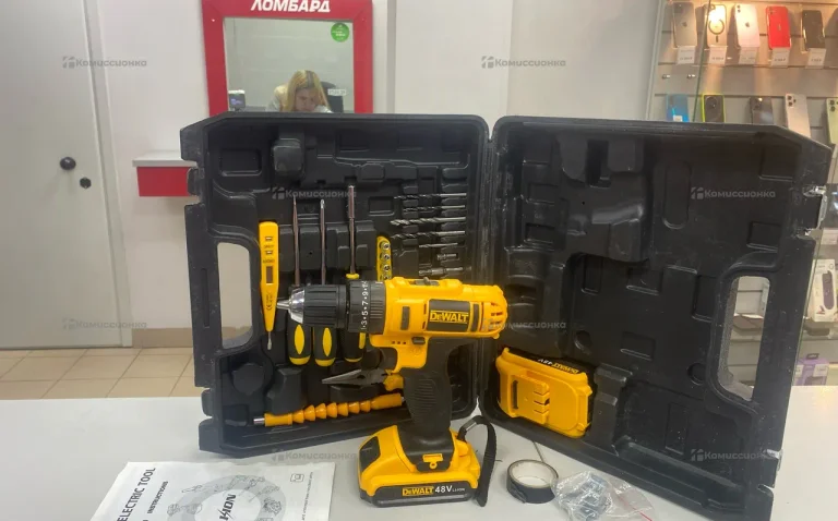дрель шуруповерт Dewalt replica
