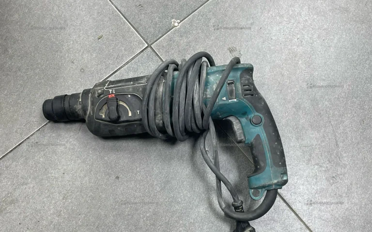 Перфоратор Makita 2470HR