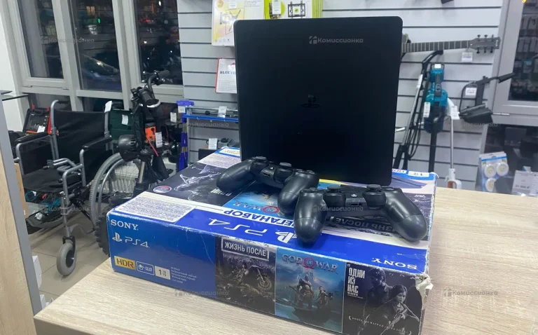 Приставка PS4. slim