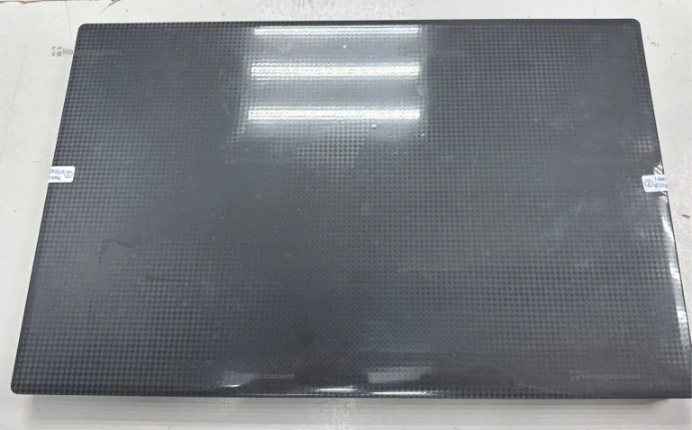 Ноутбук  Default string