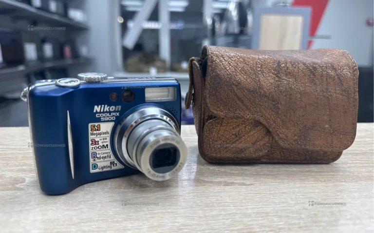 Фотоаппарат Nikon E5900