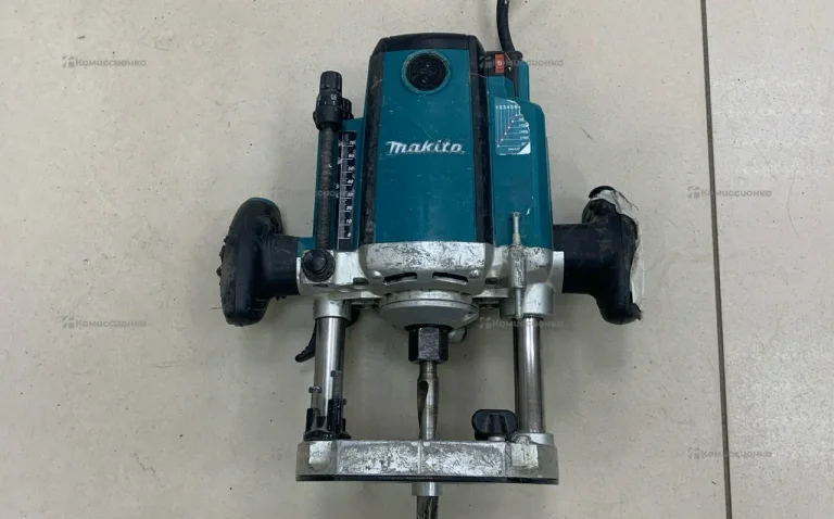 Фрезер makita RP2300FC
