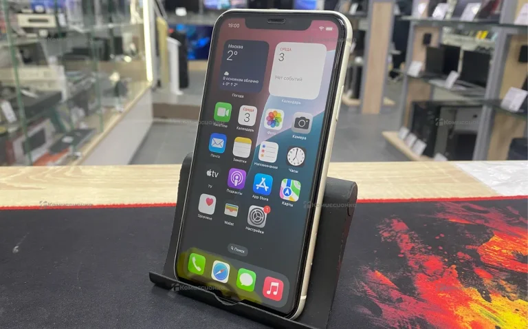 Apple iPhone 11 4/64 ГБ