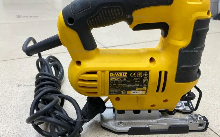 Электролобзик DeWALT DWE349