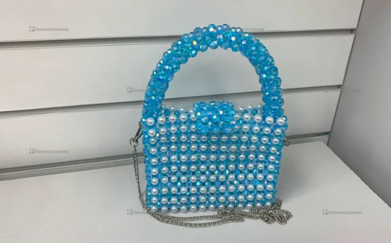 Сумка женская из бусин голубой жемчуг
