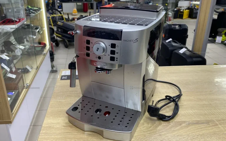 Кофемашина Delonghi Magnifica S