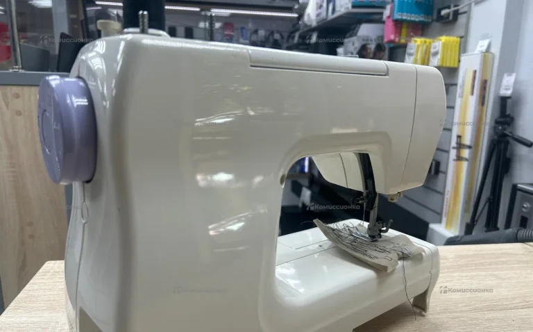 Швейная машина  Janome Silver Line 3016s