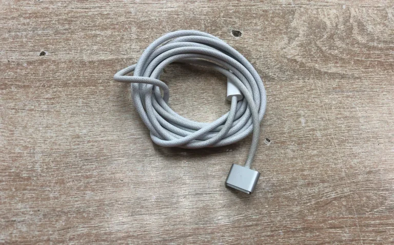 Кабель для MacBook