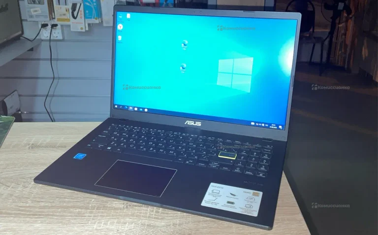 Ноутбук  ASUS R522M