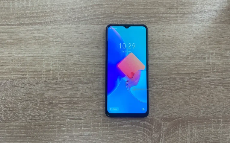 Tecno Spark 8C 4/64 ГБ