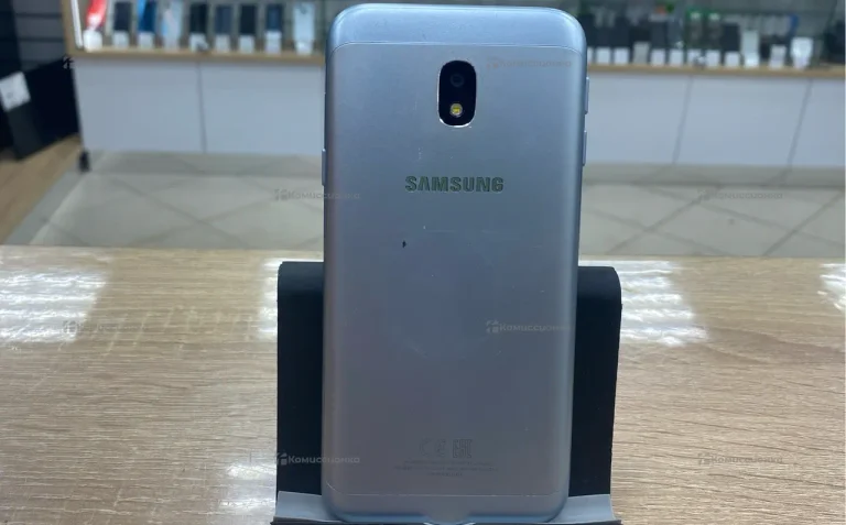 Samsung Galaxy J3 (2017) 2/16 ГБ