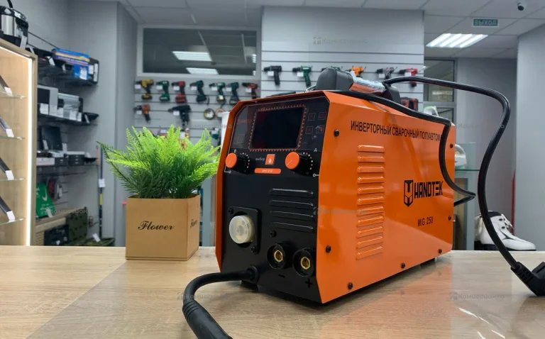 Сварочный плуавтомат HANDTEK MIG 250
