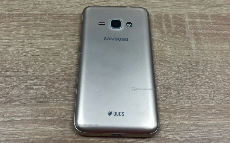 Samsung Galaxy J1 (2016) 1/8 ГБ