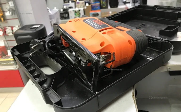 Электролобзик BLACK+DECKER KS701EK