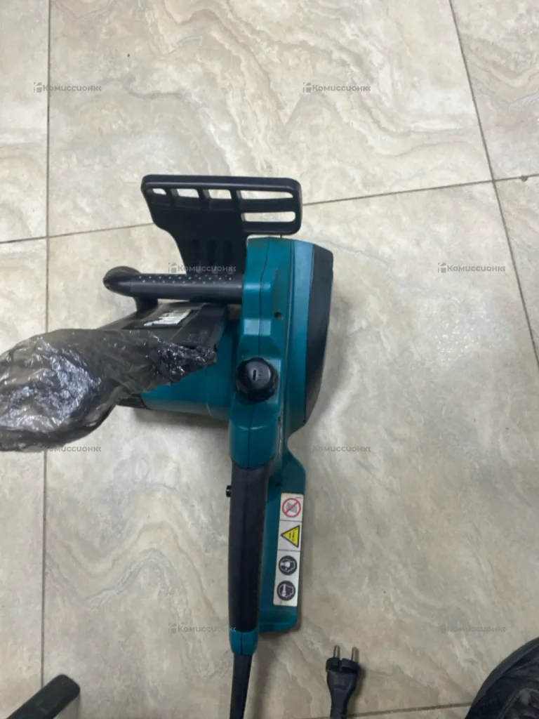 Makita UC3520A