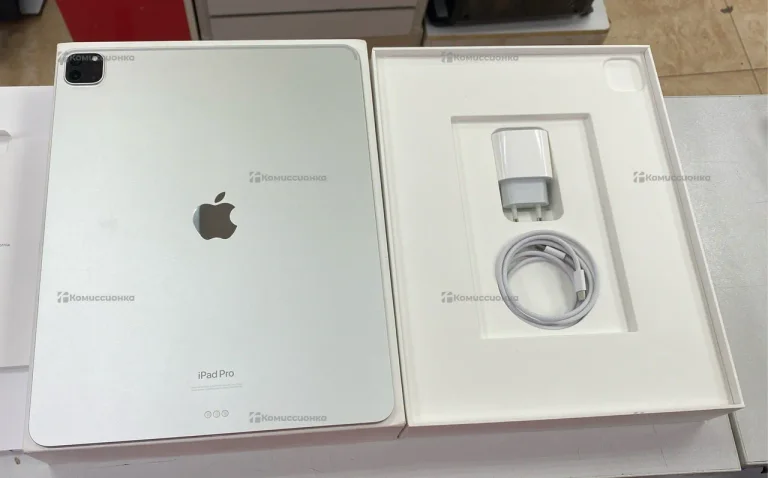 Планшет Apple iPad Pro 12.9 2022 128 ГБ Wi-Fi
