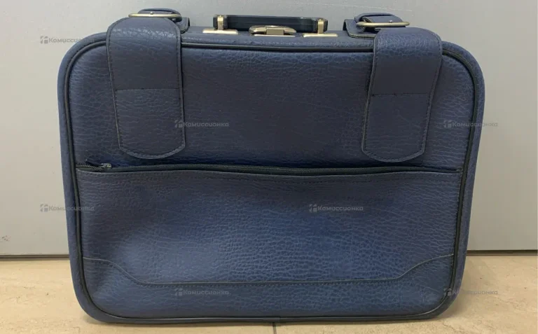 Чемодан кожаный