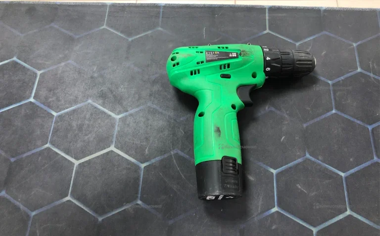 Шуруповерт Zitrek Green 12
