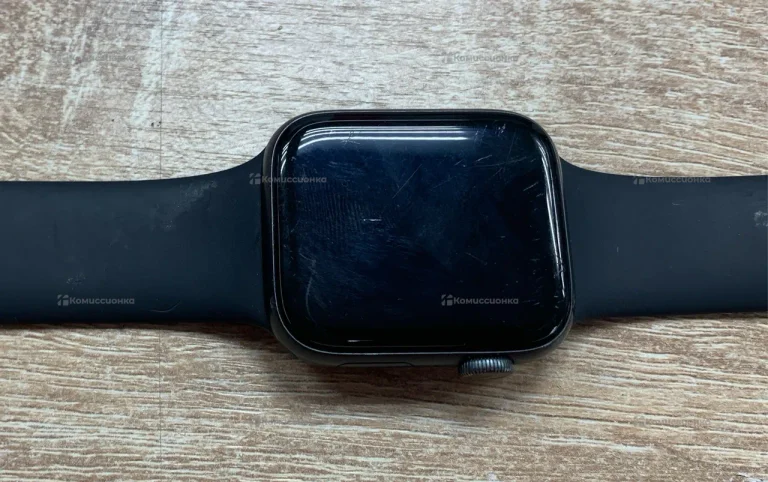 Часы  Apple Watch Series 6 44mm