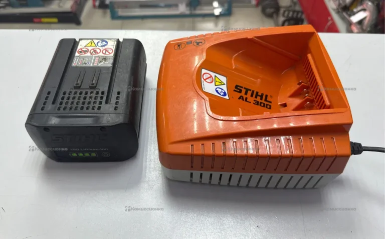 Зарядное устройство и АКБ STIHL AL 300-AP180
