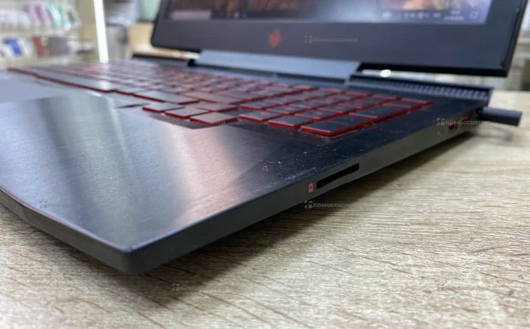 Ноутбук HP Omen 15-ce001TX