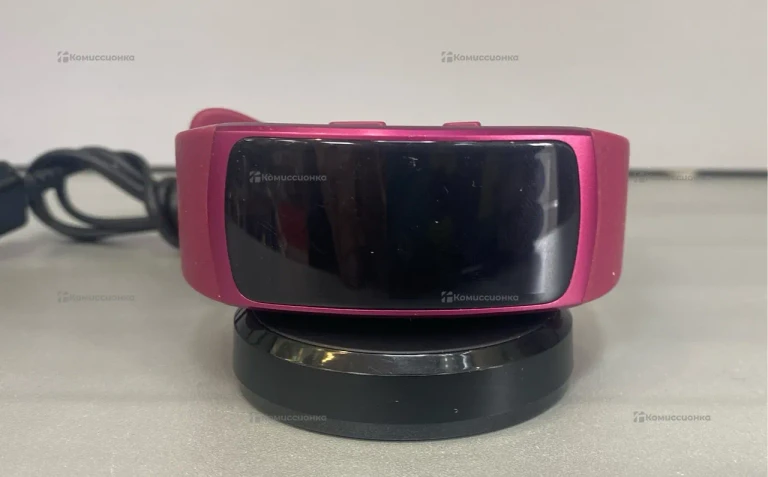 Фитнес браслет Samsung Gear Fit 2