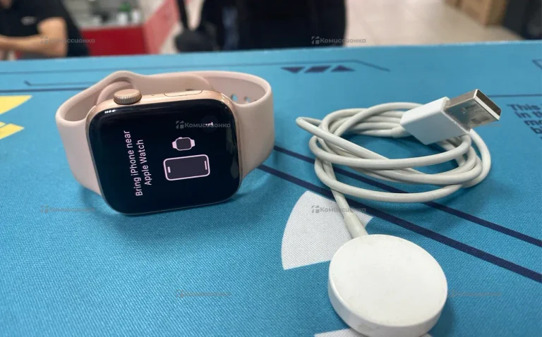 Часы Apple Watch SE 44mm