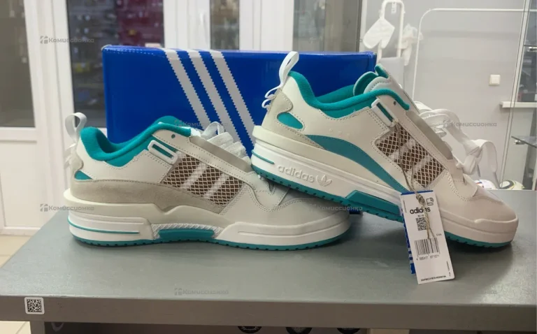 Кроссовки Adidas 43