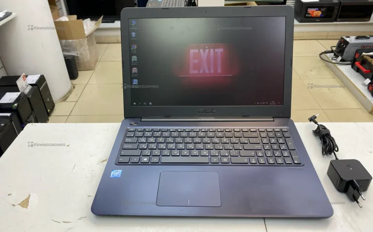Ноутбук  Asus E502SA