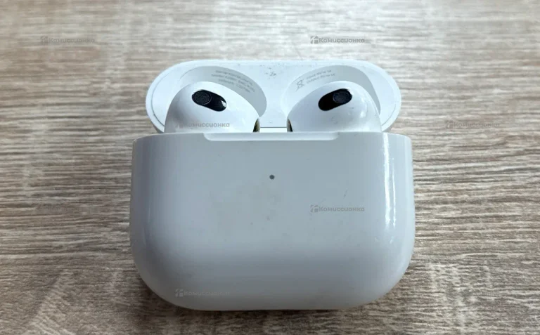 Наушники AirPods 4