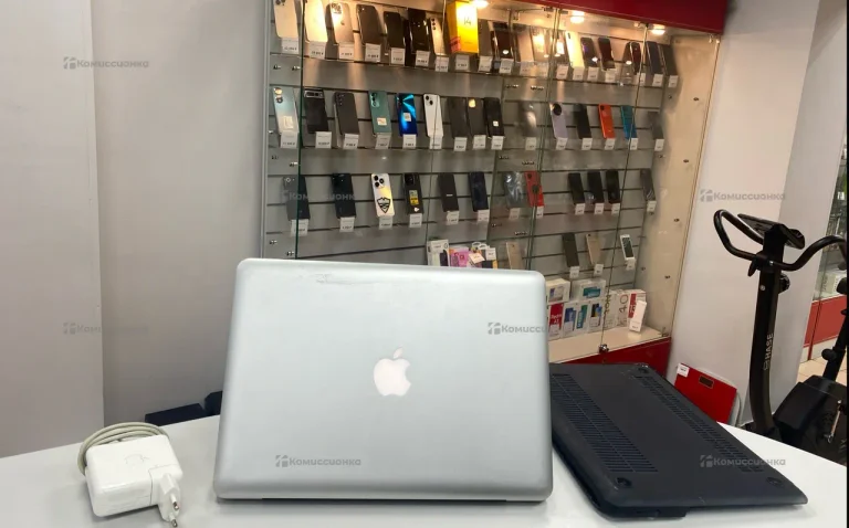 Ноутбук  MacBook Pro 13 2011