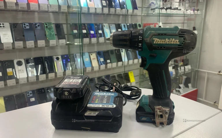 Аккумуляторный Дрель шруповерт makita DF333D