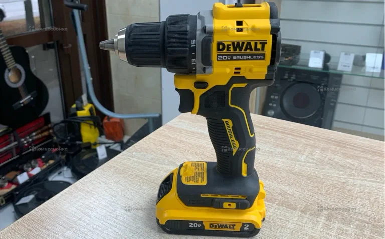 дрель шуруповерт Dewalt DCD794 20v 2ah