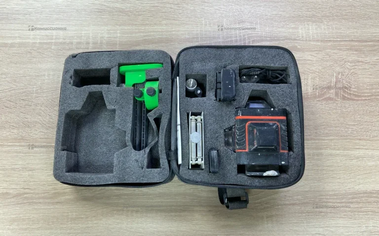 Лазерный уровень Hilda 4D Green