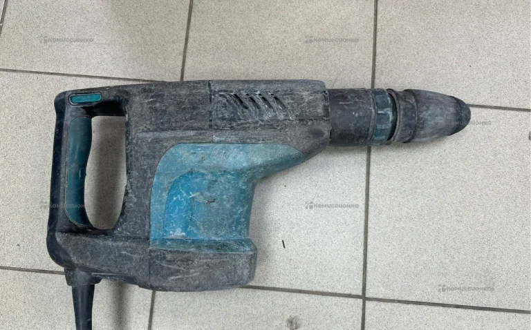 Отбойный молоток makita HM1203C