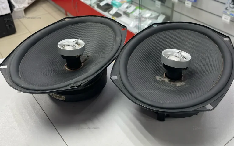 Колонка  JBL  GTO 926E
